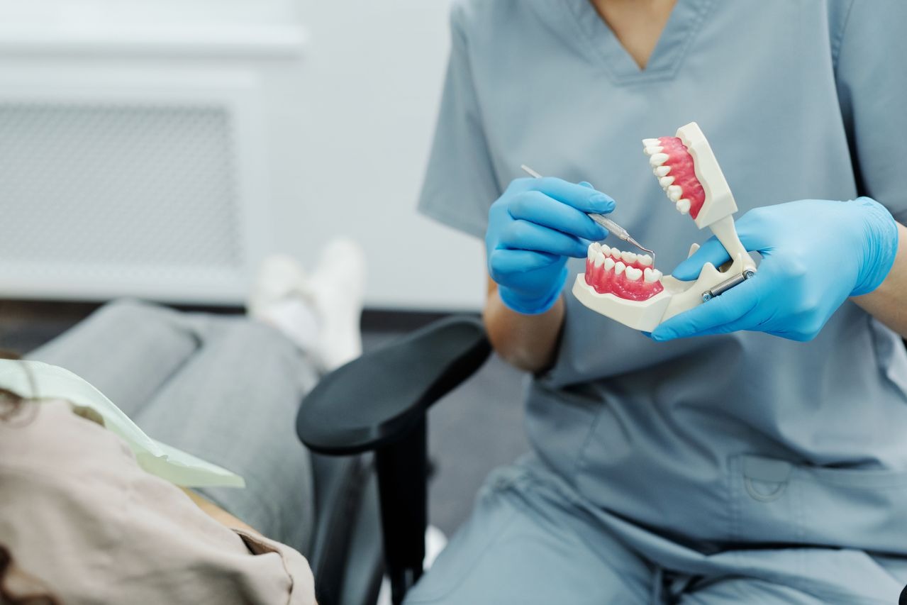 Costul și etapele tratamentului All-on-4 la Smile Avenue: Ghid pentru pacienți în 2026