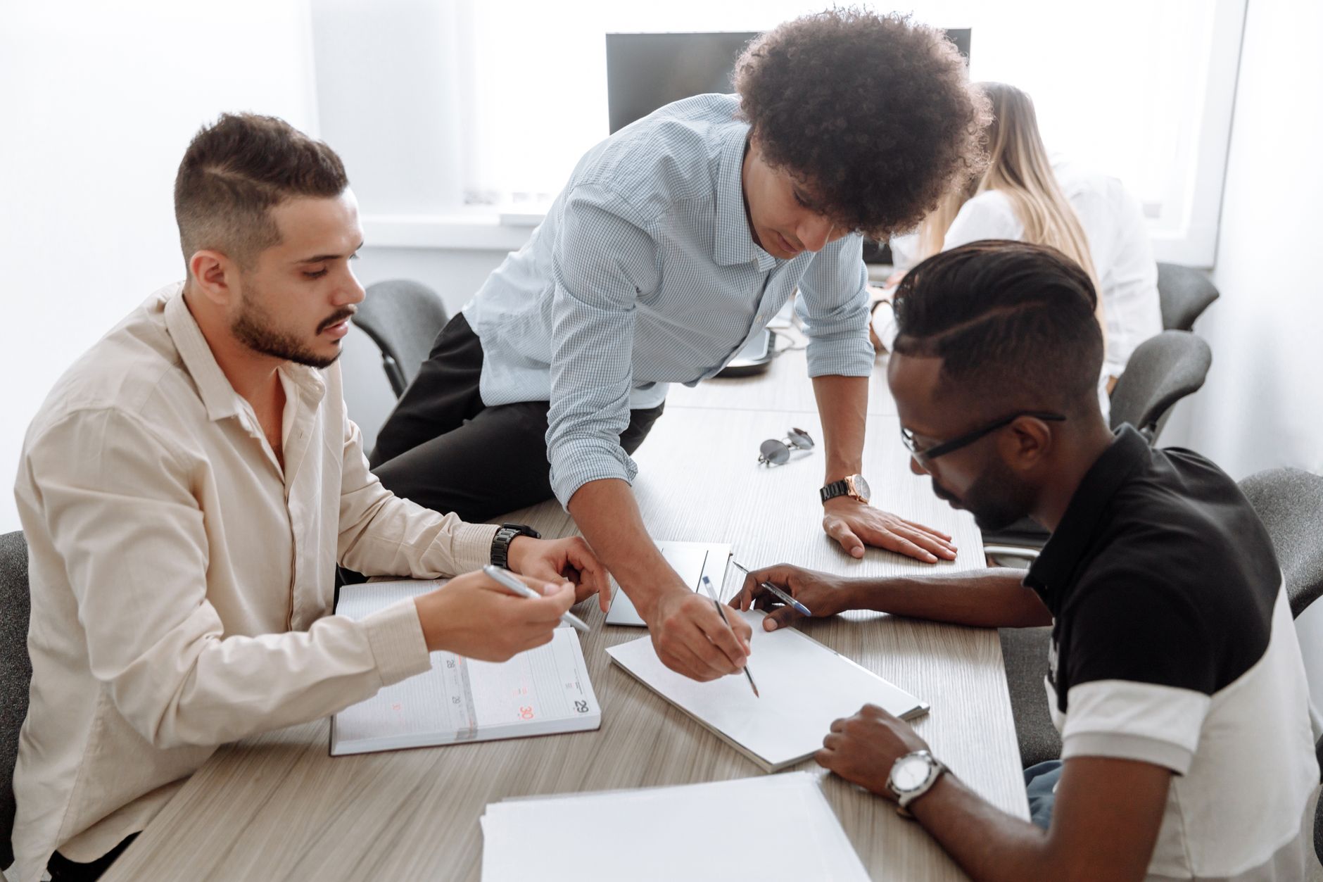 Înscrierile la cursurile gratuite de antreprenoriat Start-Up Nation pentru tineri încep pe 6 octombrie
