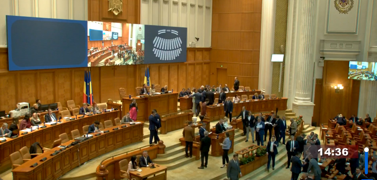 Cabinetul propus de Siegfried Mureșan a fost respins de Parlament