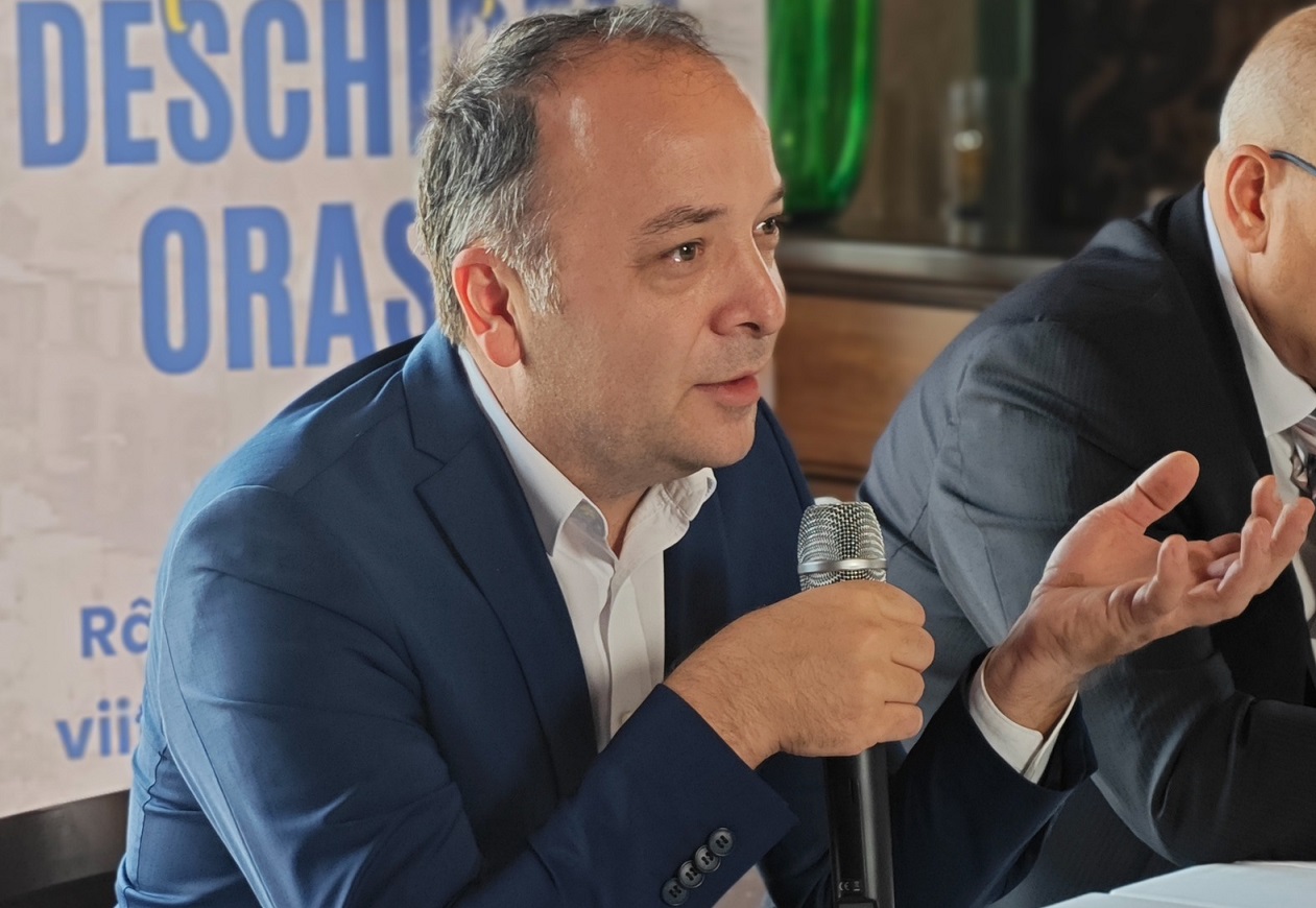 Economistul Adrian Negrescu avertizează: România intră într-o perioadă de așteptare în momentul critic