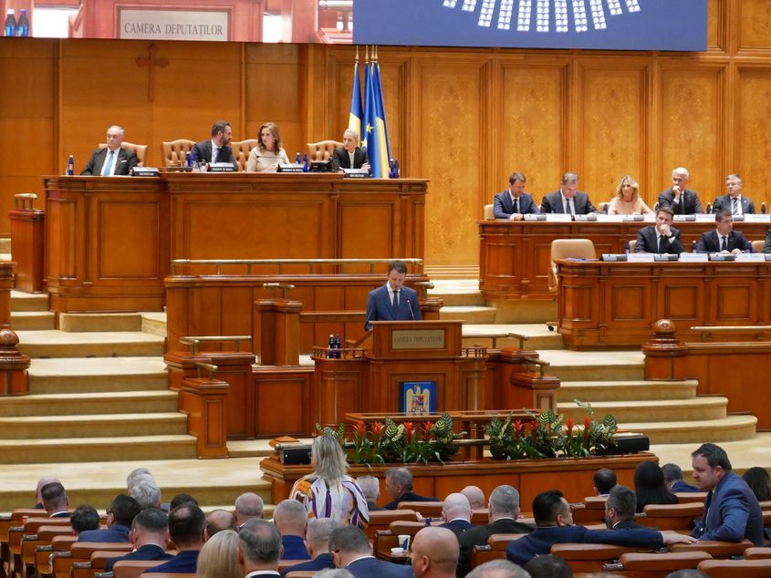 Guvernul propus de Siegfried Mureșan a fost respins de Parlament în urma votului de învestitură