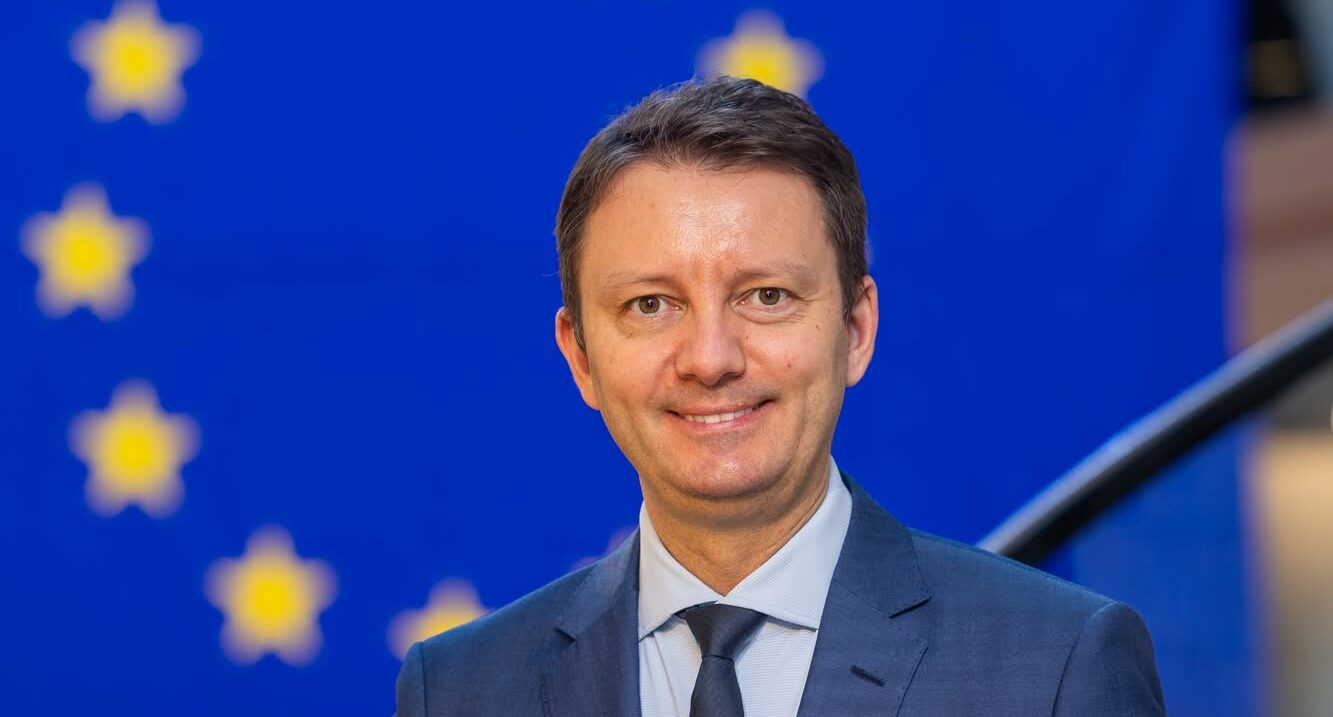 Siegfried Mureșan îl acuză pe Sorin Grindeanu că a părăsit plenul înainte de votul de învestire a Guvernului