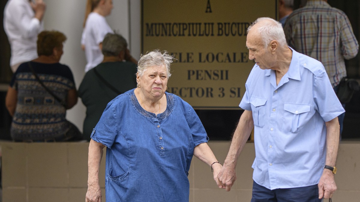 România traversează o criză demografică: peste 3,9 milioane de persoane au peste 65 de ani