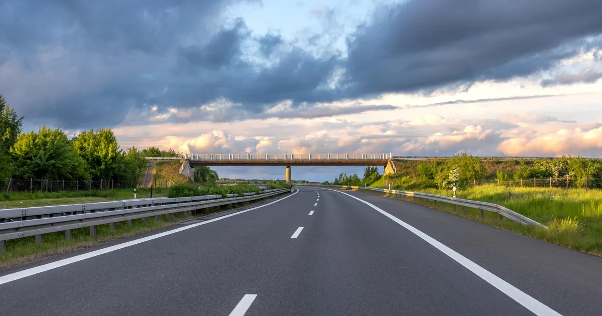 Primii kilometri de pe Autostrada Unirii A8 ar putea fi deschiși circulației în primăvara anului 2027