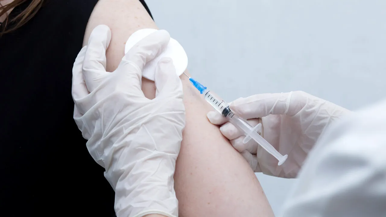 Apelul ministrului Cseke Attila pentru vaccinarea antigripală: cine poate beneficia de gratuitate sau reduceri