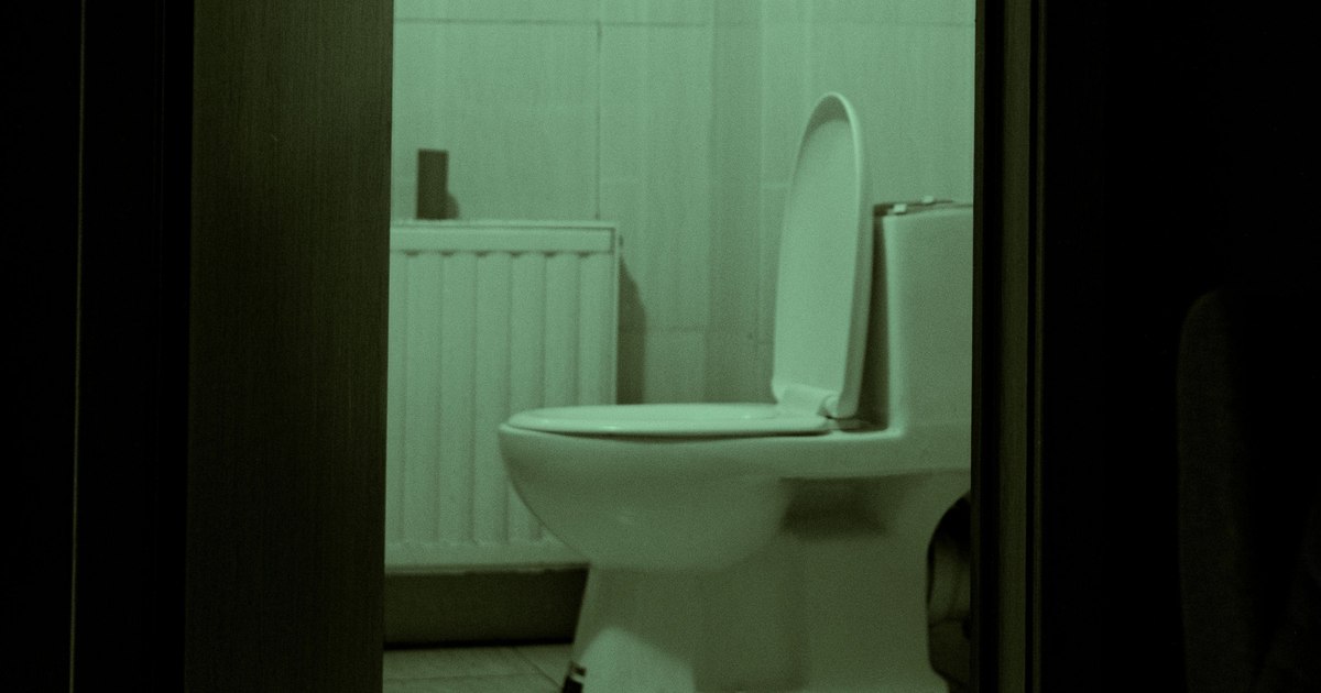 Avertismentul medicilor privind urinarea nocturnă frecventă: ce poate ascunde nicturia