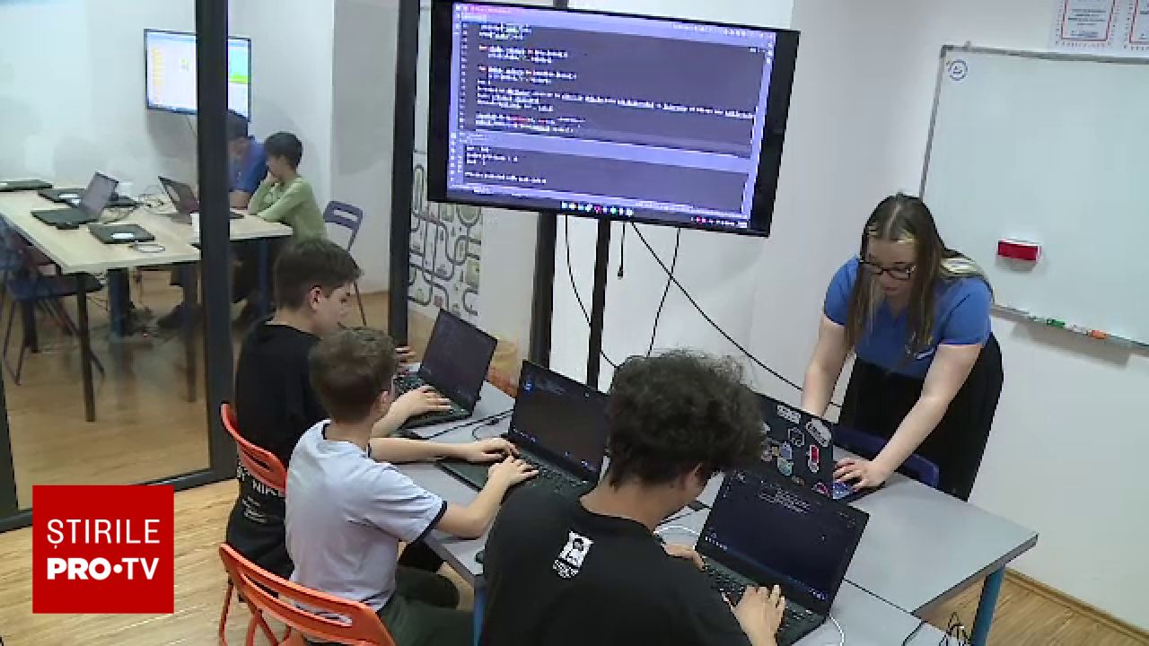 Copiii încep să învețe programare de la vârsta de 3 ani prin construcția de roboți din LEGO