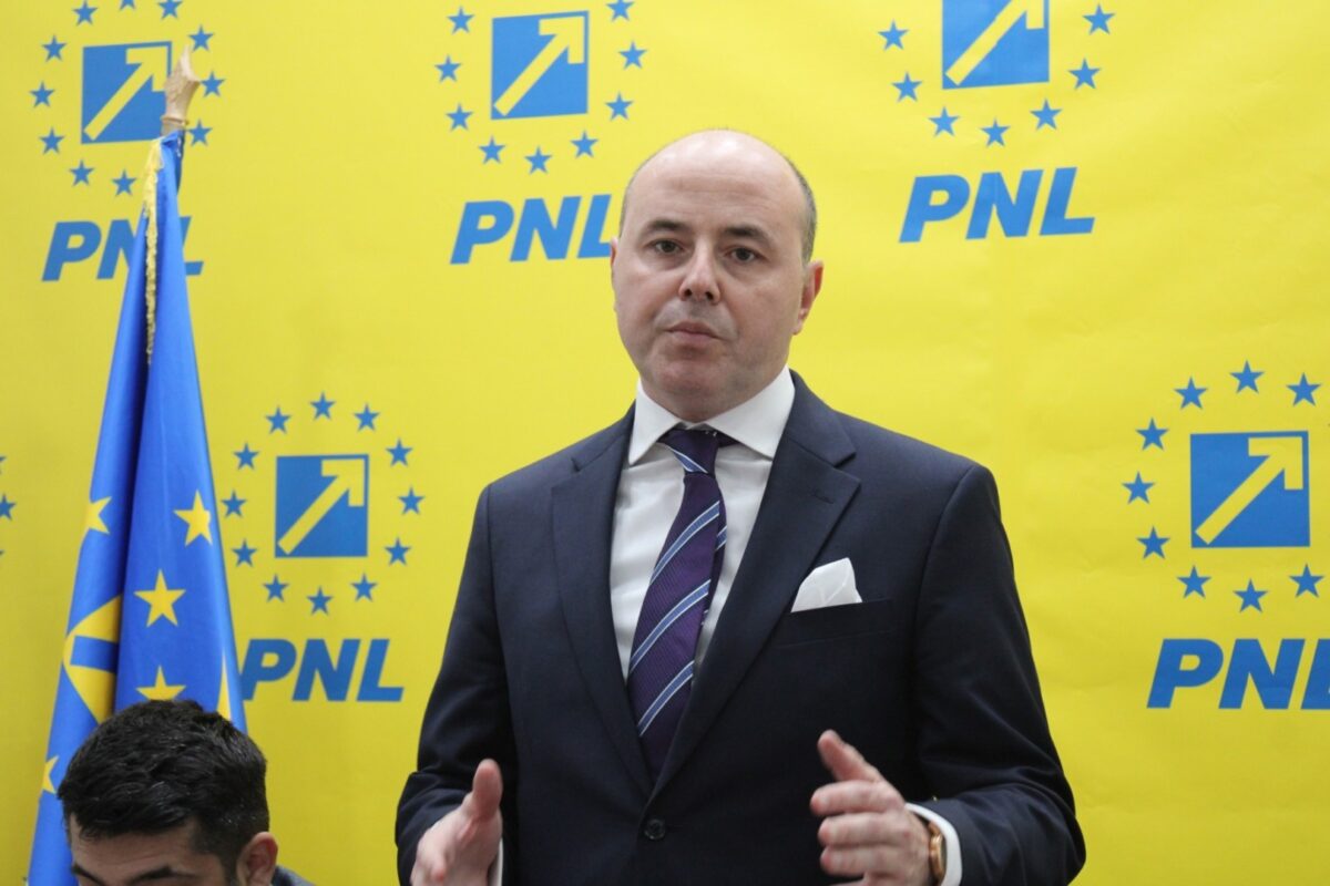 Alexandru Muraru îl critică dur pe Nicușor Dan după decizia agenției S&P privind ratingul României