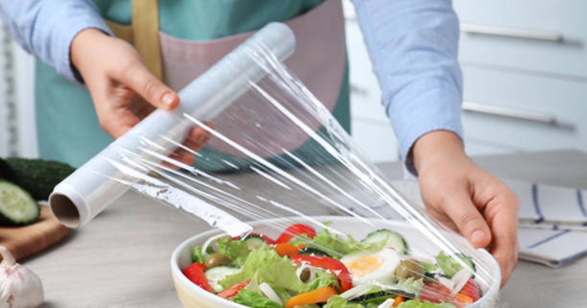 Pericol pentru sănătate: 92,8% din substanțele chimice din plastic prezintă risc ridicat