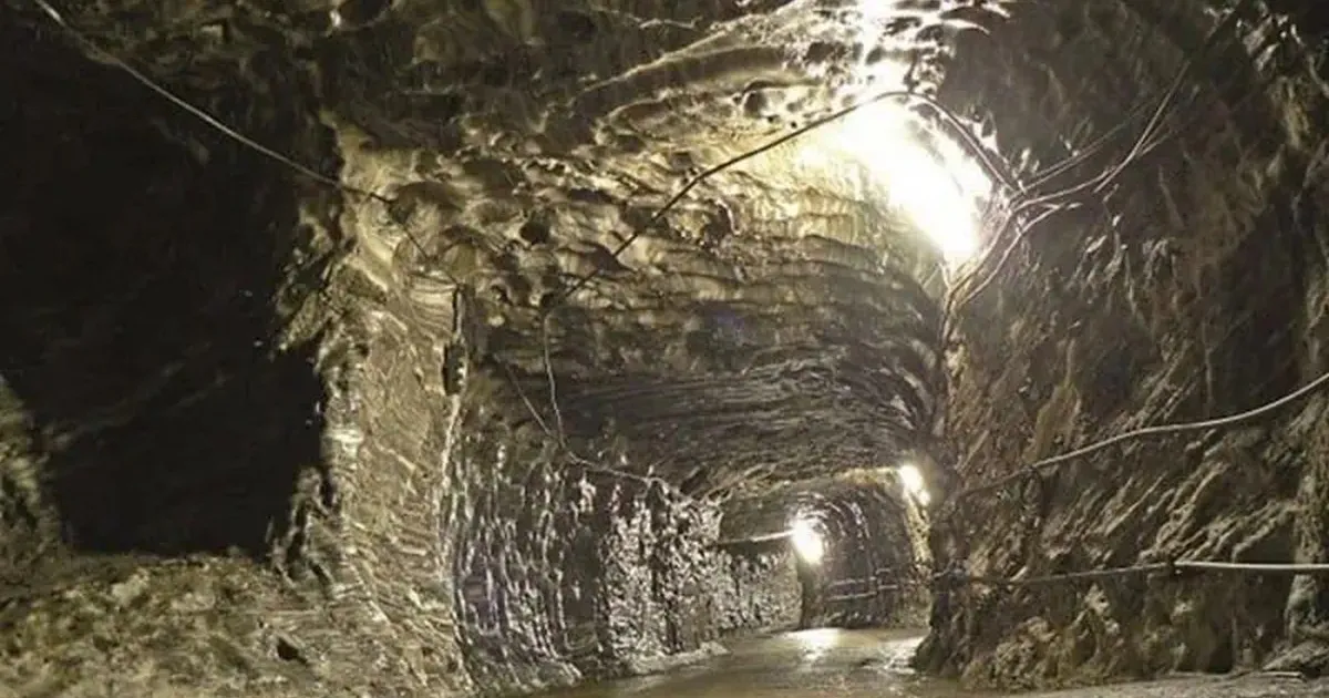 România reapare pe harta minereurilor rare prin redeschiderea exploatării de la Baia de Fier