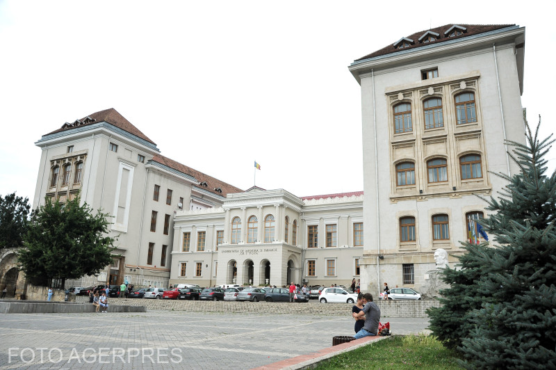 Începe noul an universitar la UMF „Carol Davila” din București. Se lansează și un proiect pentru copiii internați
