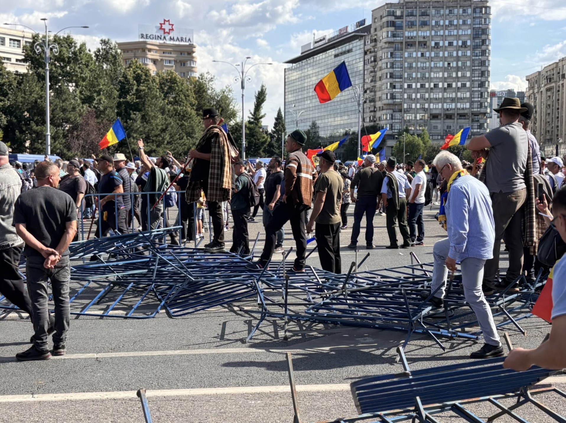 Nicușor Dan condamnă transformarea protestelor în lupte de stradă și instigarea la violență