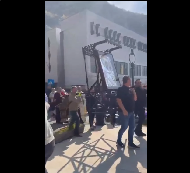 Directorul Parcului Domogled a participat la o procesiune pentru ploaie în timp ce incendiile continuă