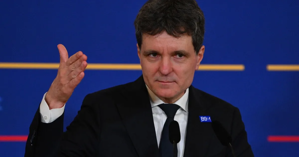 Nicușor Dan condamnă violențele din Piața Victoriei și acuză politicienii de instigare