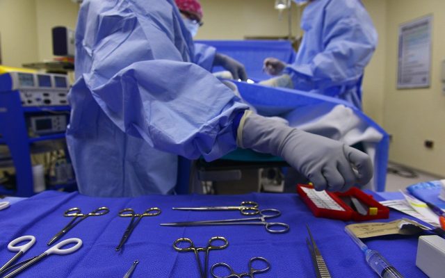 Premieră medicală la Institutul Clinic Fundeni: primul transplant hepatic cu recoltare robotică de la donator viu