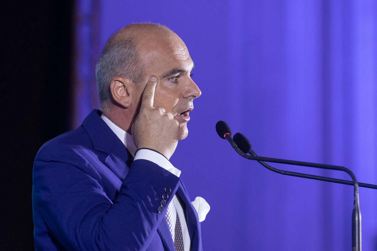 Rareș Bogdan cere susținerea lui Luca Niculescu pentru funcția de prim-ministru și critică atacurile asupra lui Ilie Bolojan