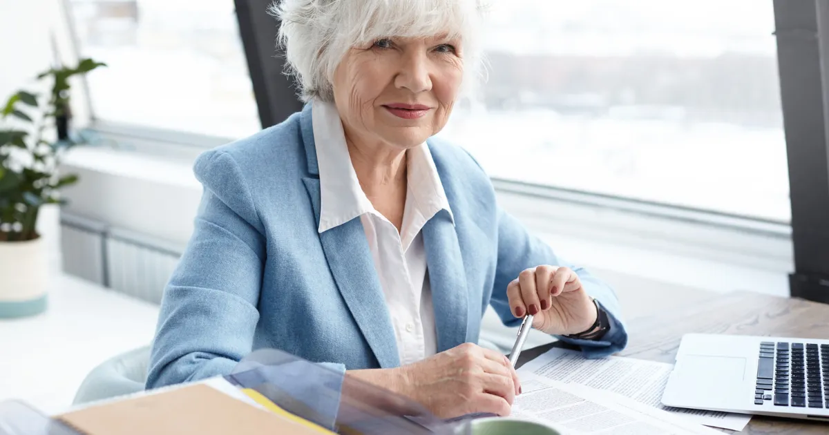 Calendarul plăților pentru octombrie 2026: când primesc pensionarii, beneficiarii de alocații și indemnizații banii
