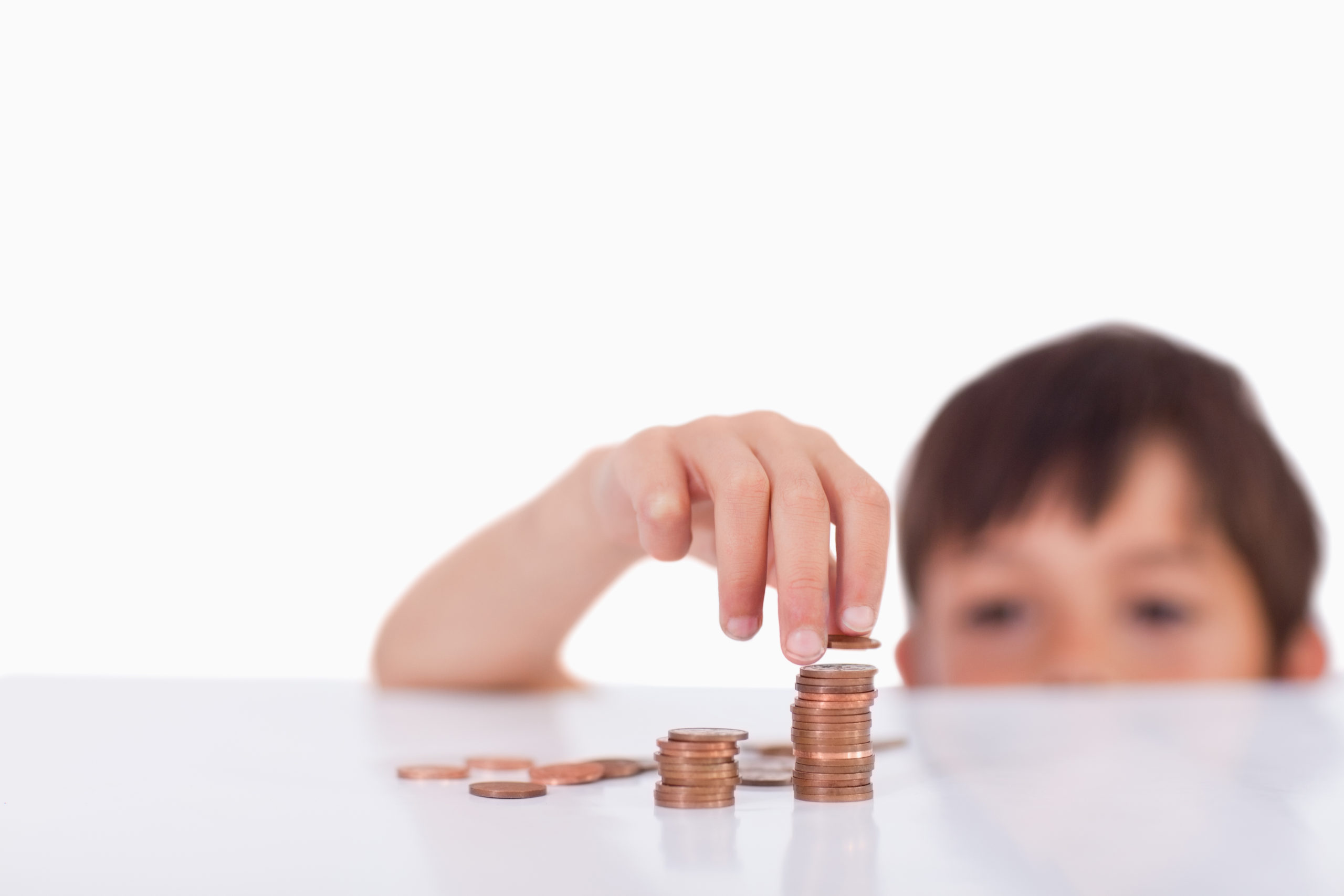 Educația financiară trebuie privită ca o competență de bază, comparabilă cu cititul și scrisul