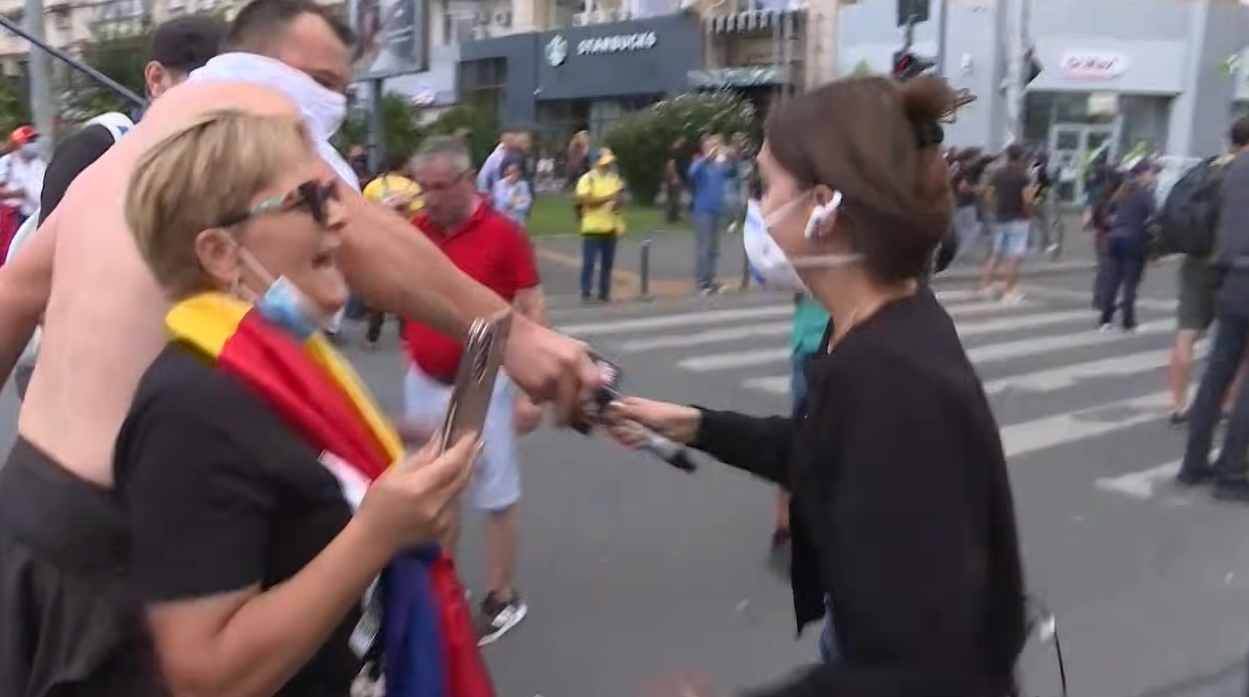 Echipa Realitatea Plus, agresată în Piața Victoriei în timpul protestelor fermierilor