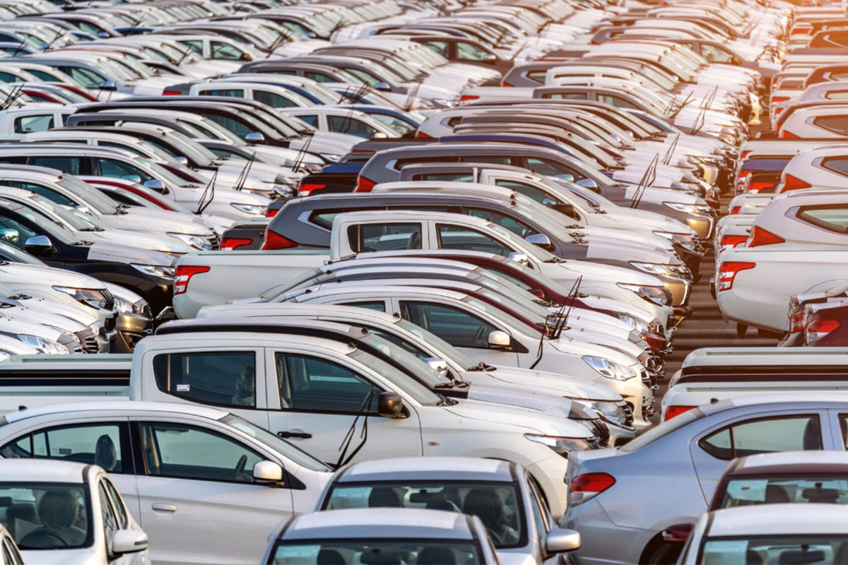 Alegerea unei mașini: cum se calculează costul real între un model nou și unul second-hand