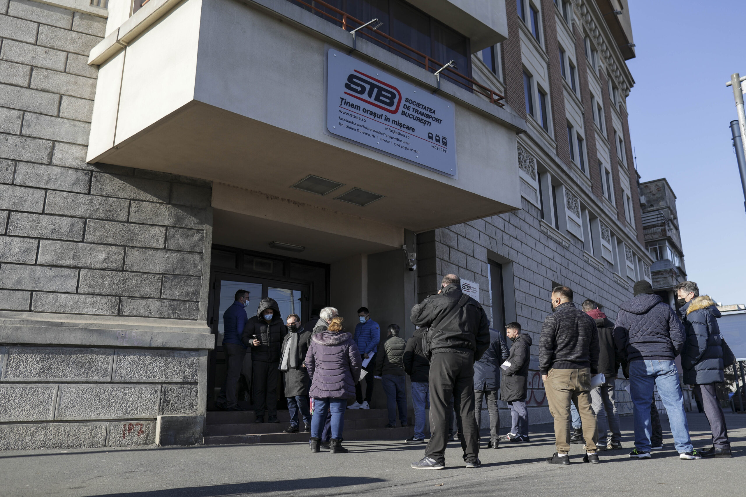 Situația critică la STB: Concedieri masive pentru angajați și beneficii pentru directorul general