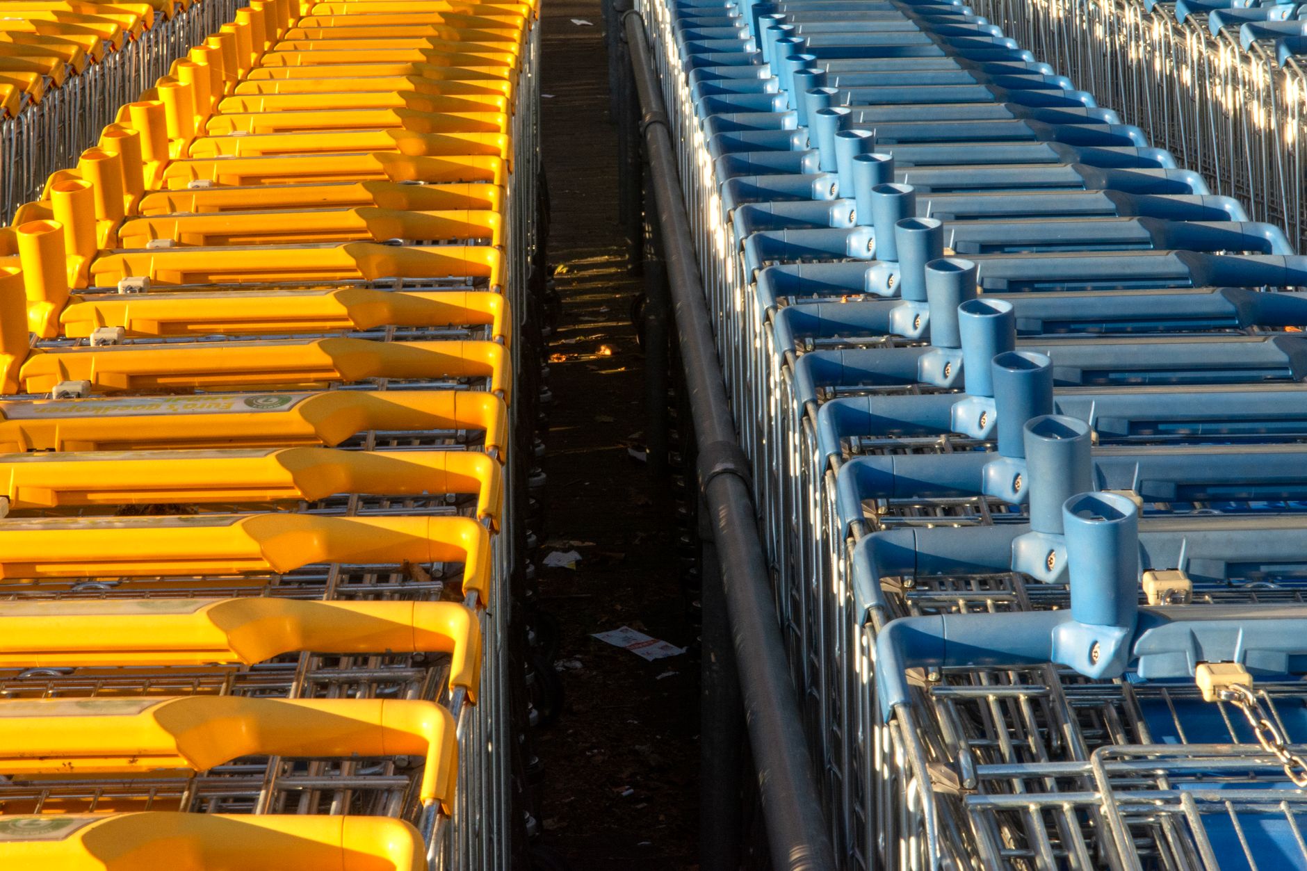 Nesiguranța consumatorilor influențează retailul non-food în România, declară șeful KiK România