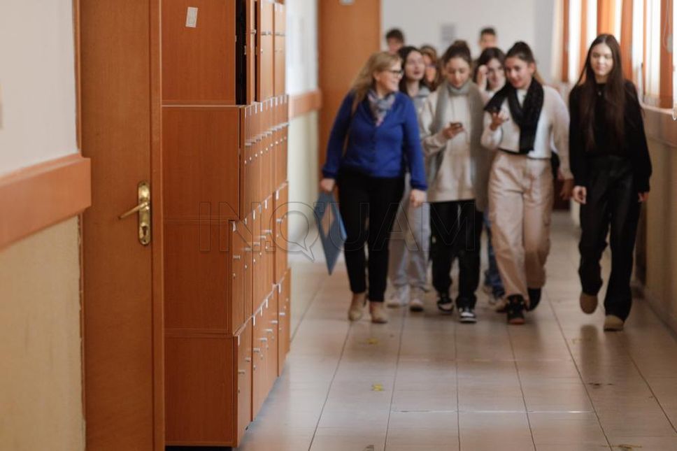 Campanie de susținere a profesorilor din zonele rurale prin abonamente HotNews Premium