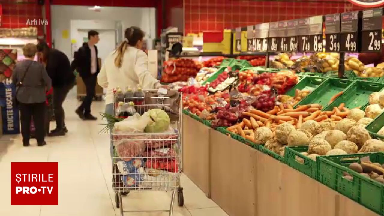 Analiză INS: Românii sacrifică vacanțele și ieșirile în oraș pentru a acoperi cheltuielile de zi cu zi