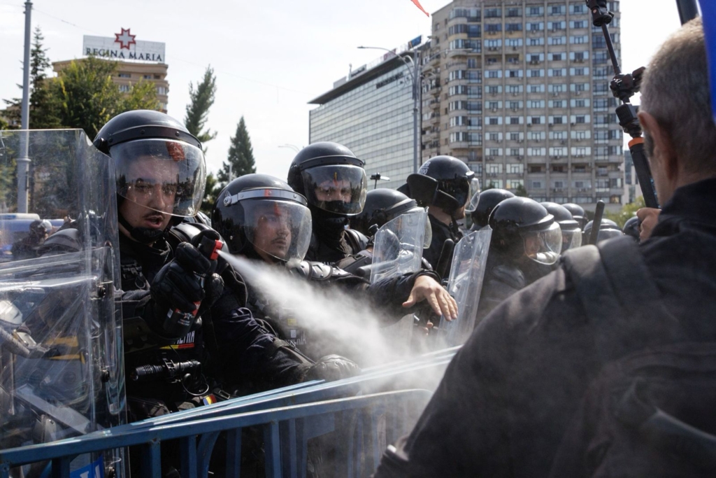 Violențe în Piața Victoriei: 47 de persoane conduse la poliție după protestul oierilor