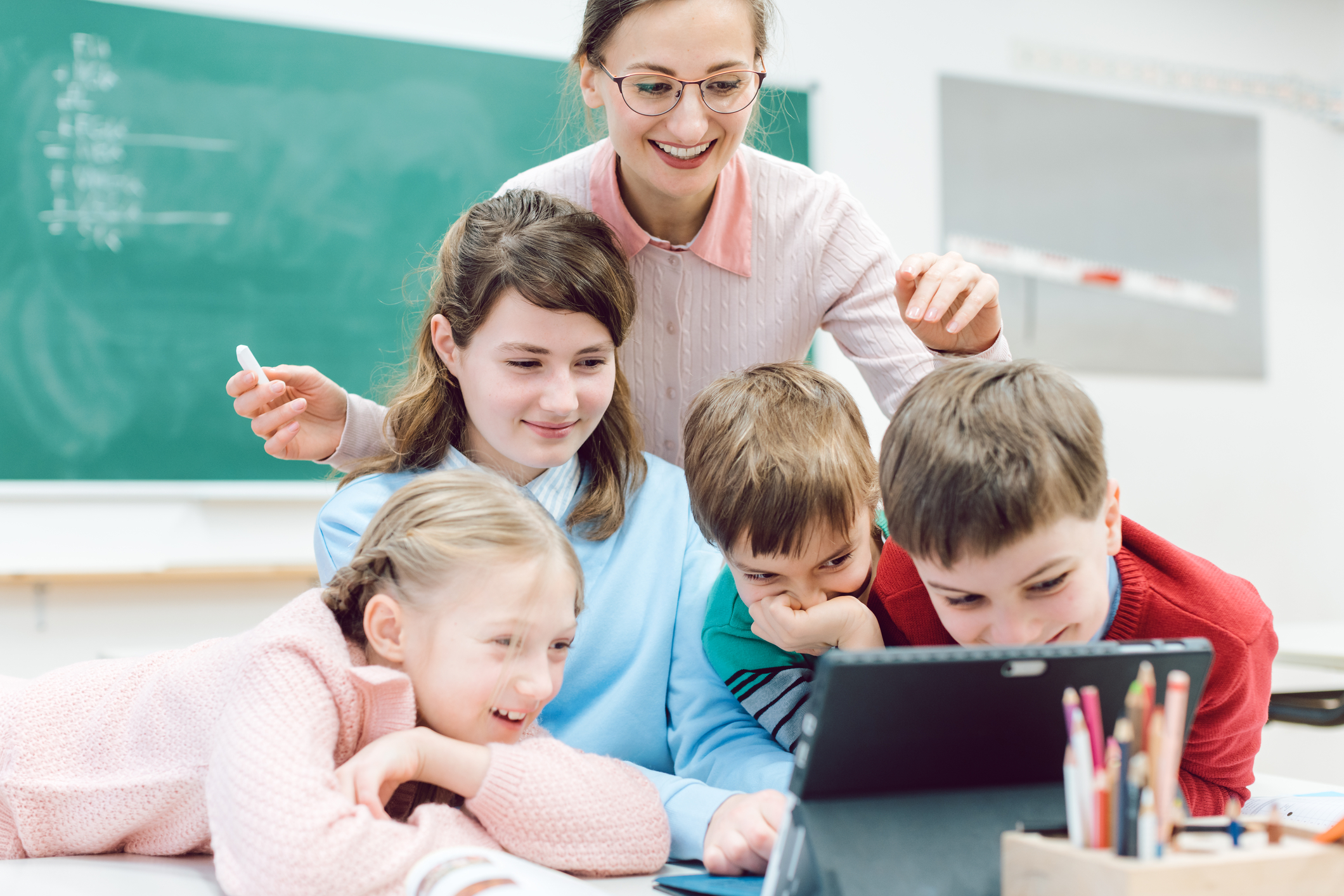 Rezultatul campaniei de abonamente pentru profesori: 460 de cadre didactice vor primi acces gratuit la HotNews Premium