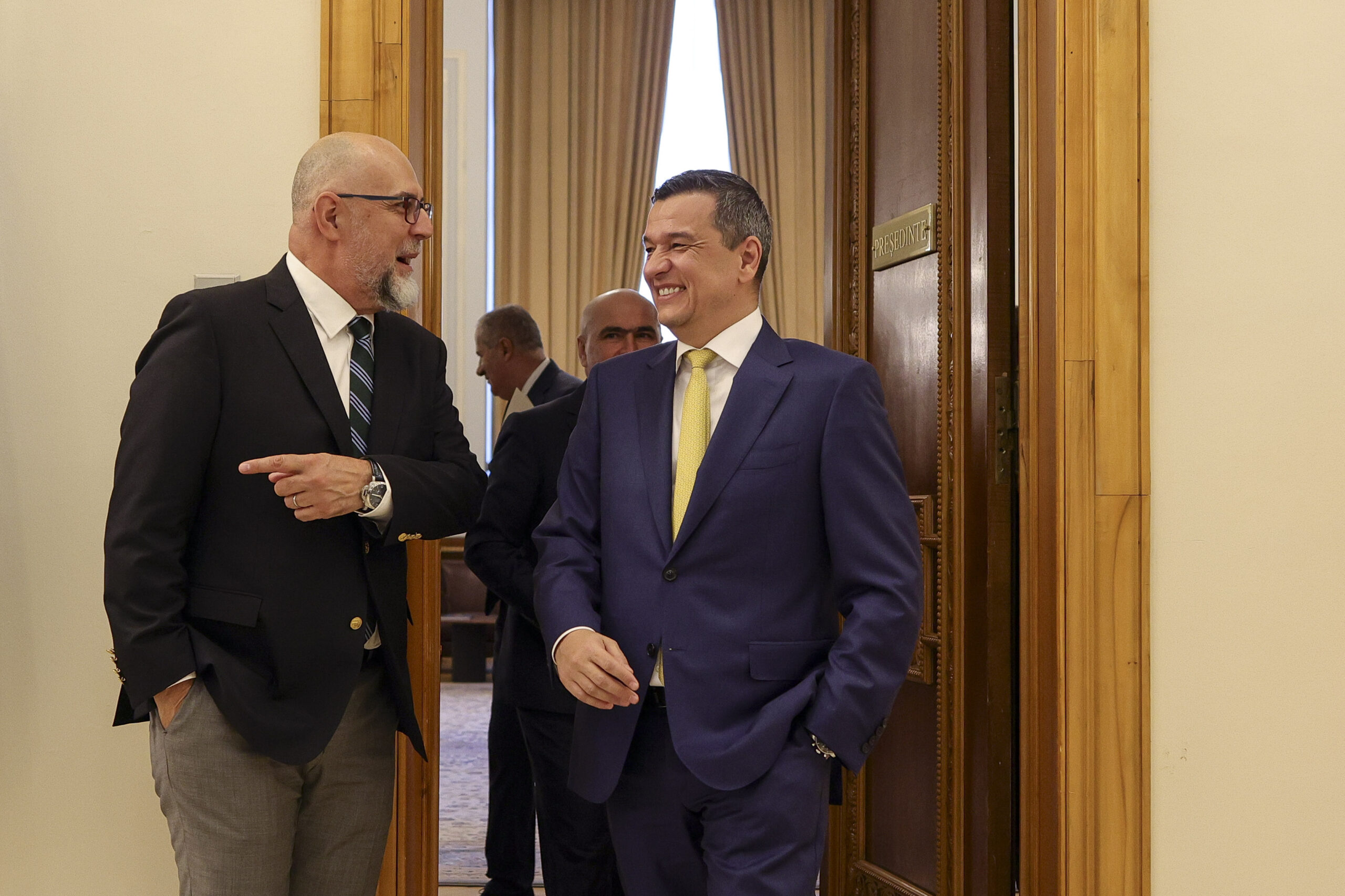 Kelemen Hunor estimează că Luca Niculescu are șanse mari de învestitură, în timp ce Grindeanu respinge guvernul tehnocrat