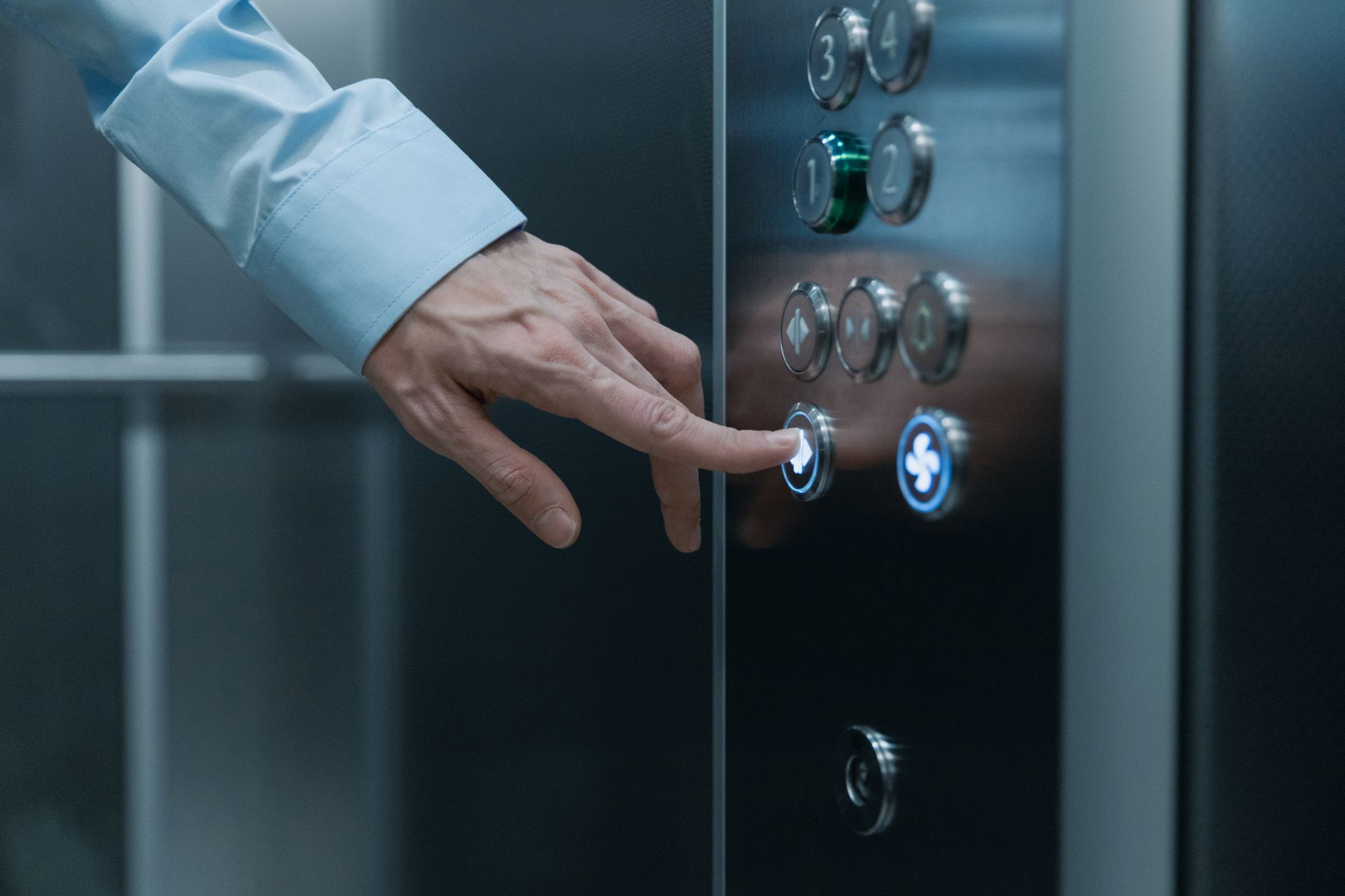 Guvernul modifică regulile pentru ascensoare: verificări accelerate în situații de criză