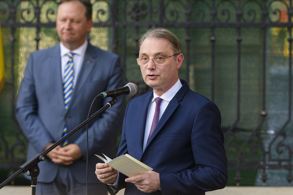 Luca Niculescu anunță depunerea listei de miniștri și a programului de guvernare joi