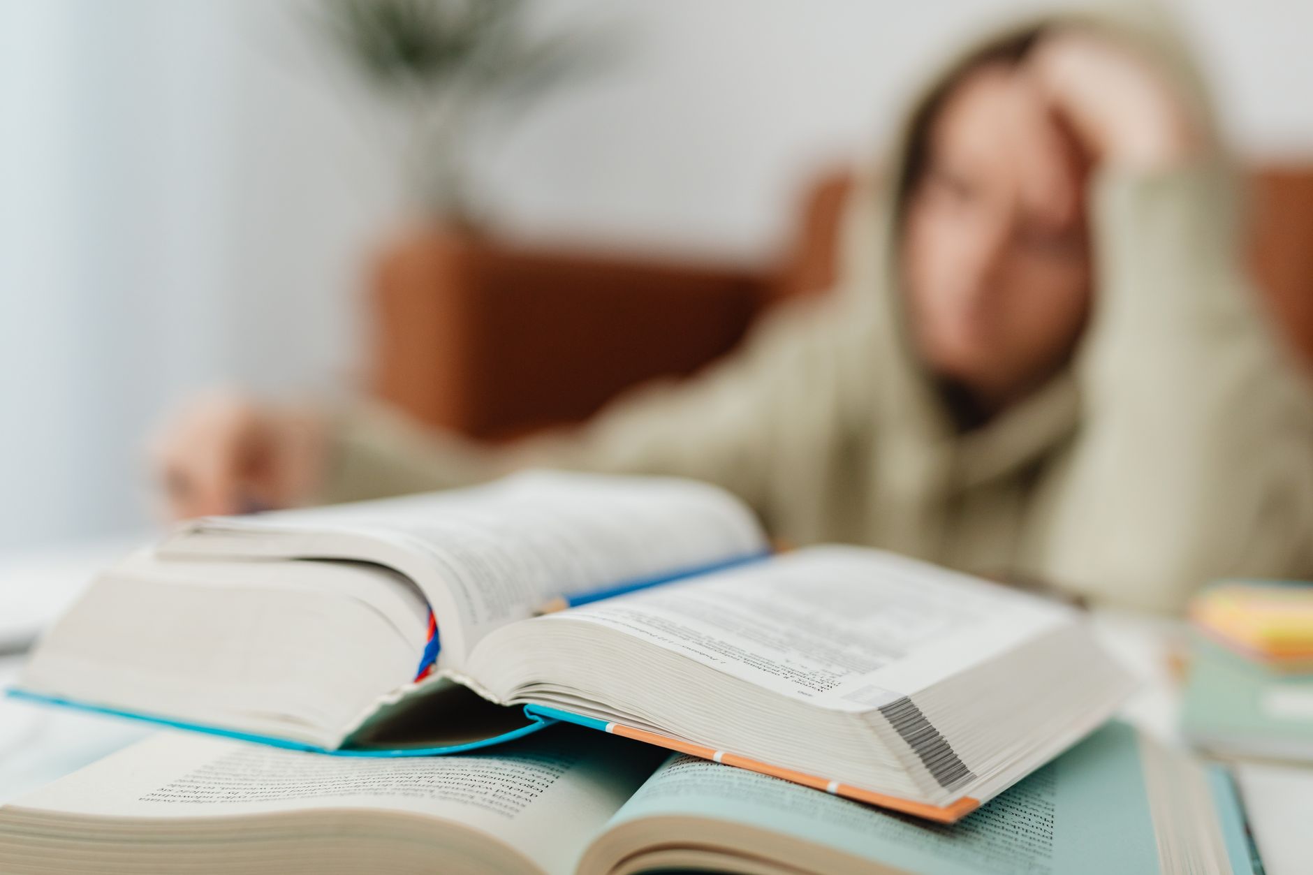 Ministerul Educației a aprobat manualele școlare pentru 63 de discipline la clasa a IX-a