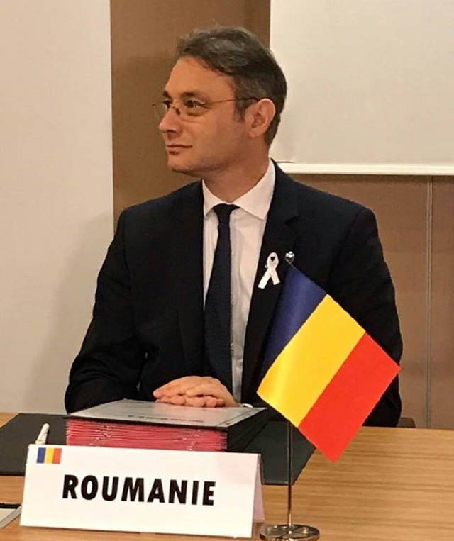 Luca Niculescu răspunde criticilor privind recenziile de cărți și anunță scrierea de memorii