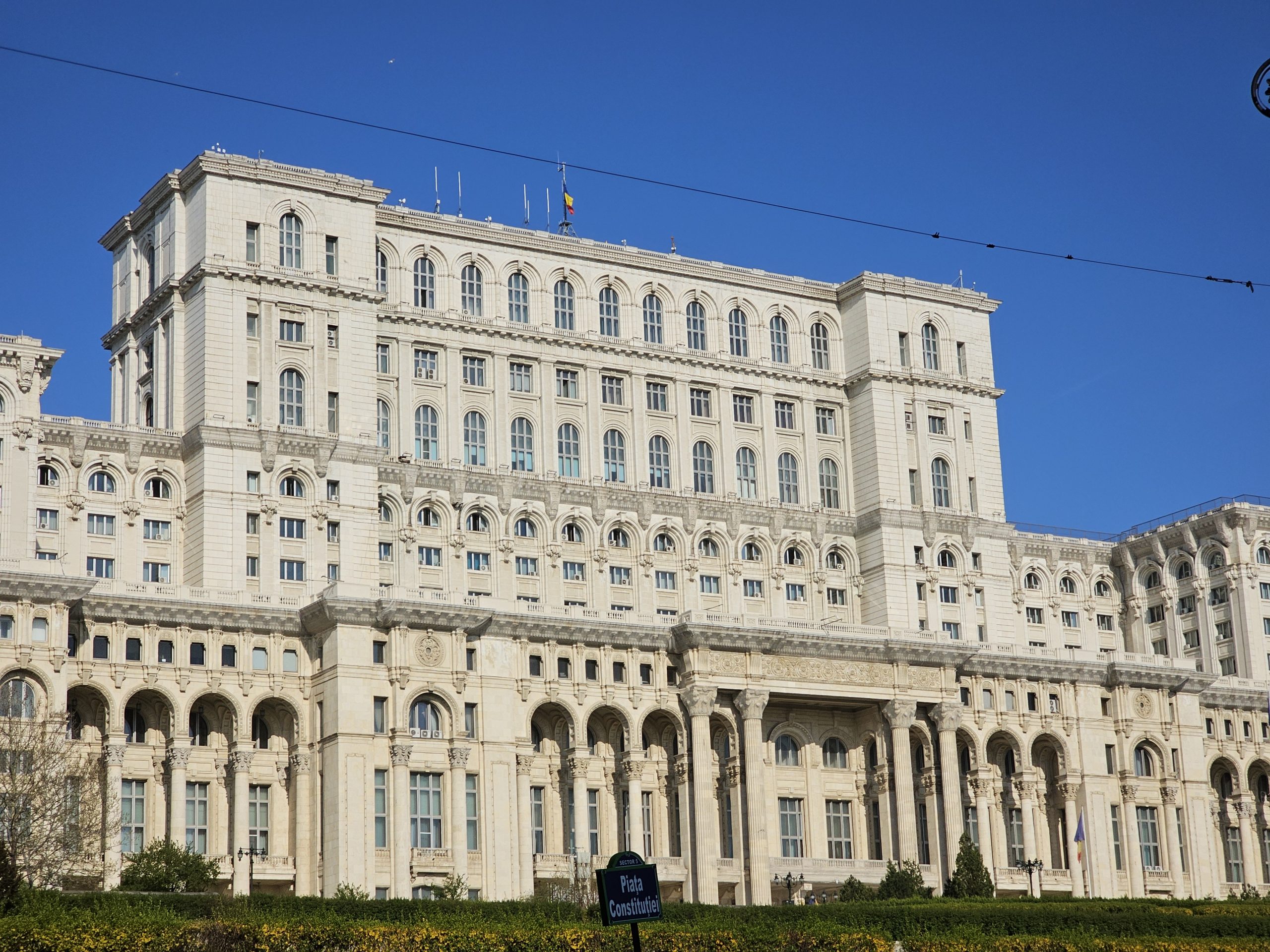 Dispută aprinsă între PSD și PNL privind formarea noului Guvern și responsabilitatea economică
