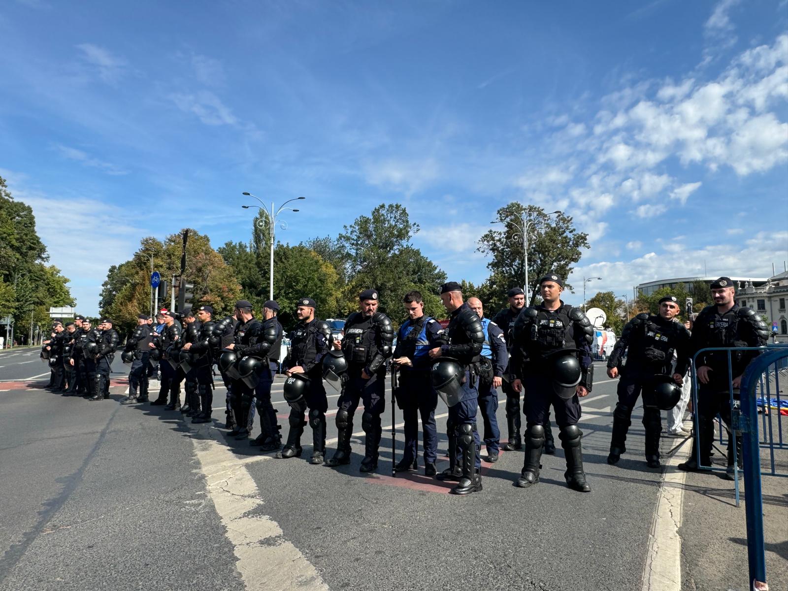 Starea de sănătate a jandarmului rănit în Piața Victoriei după confruntările cu protestatarii