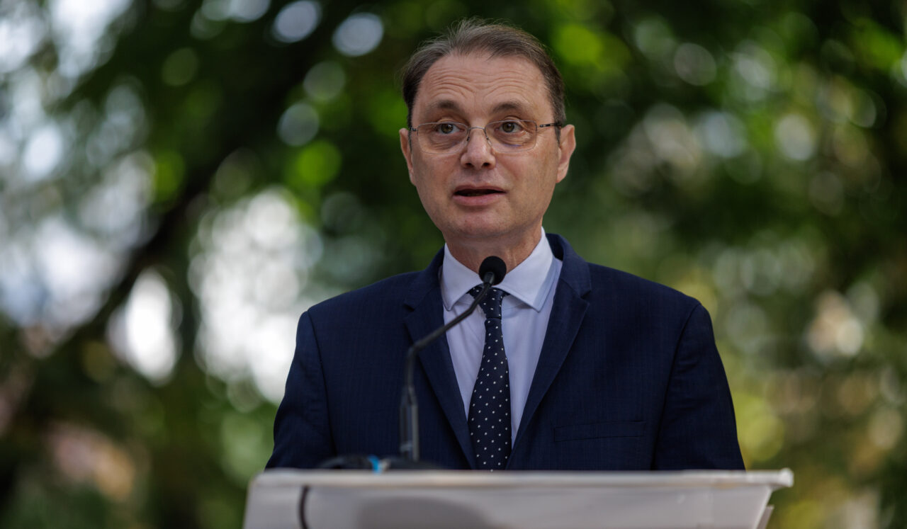 Luca Niculescu grăbește formarea Guvernului: depune programul și lista Cabinetului joi