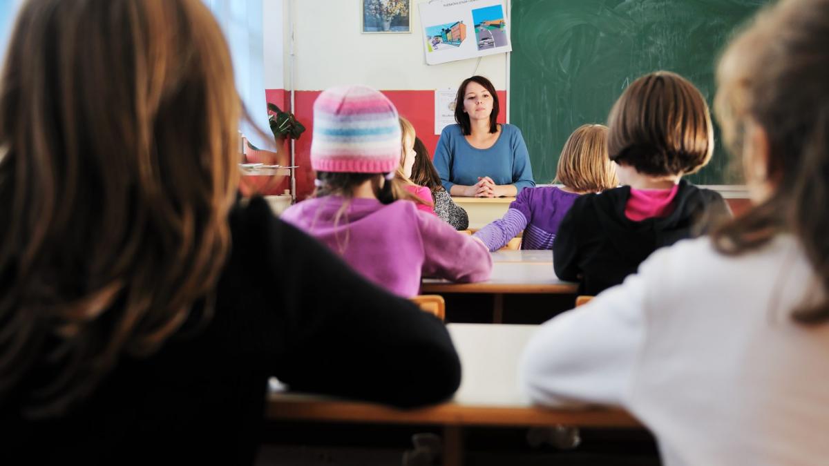 Atenție la absențele elevilor: cum se afectează nota la purtare și cum pot fi motivate lipsurile de la cursuri