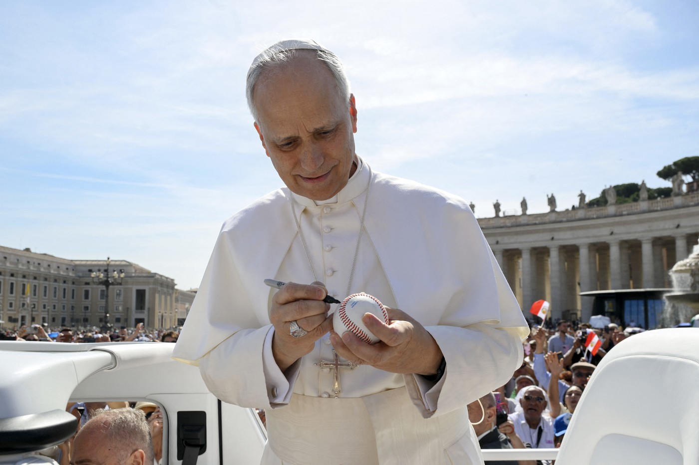 Patriarhul Daniel transmite un mesaj de susținere Papei Leon înaintea unei intervenții chirurgicale