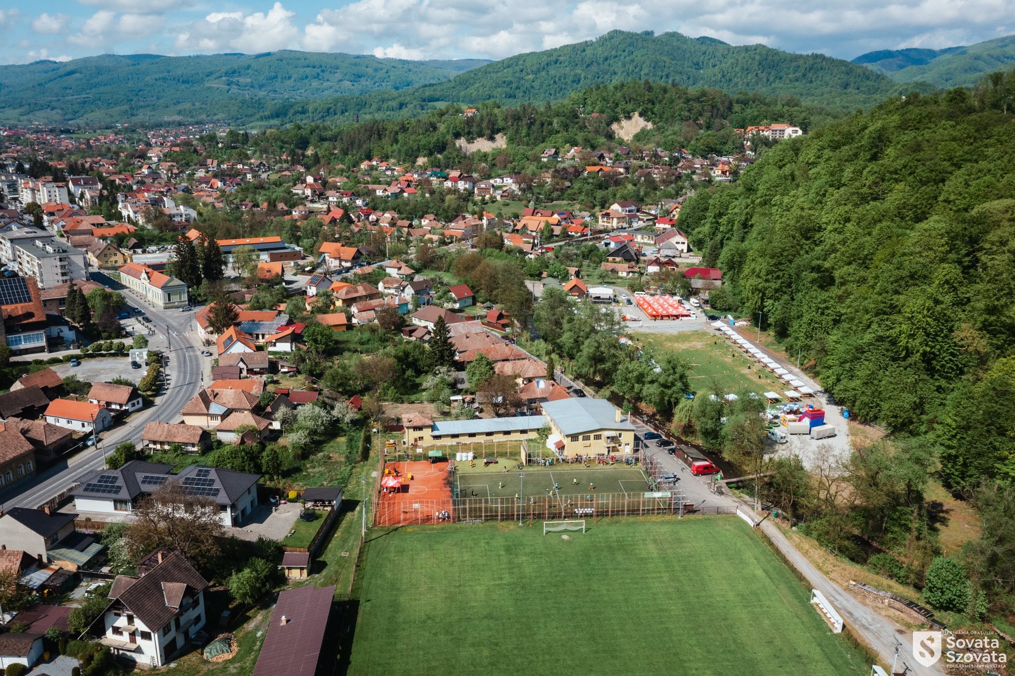 Sovata transformă vechea cale ferată într-un traseu pietonal panoramic de la înălțime
