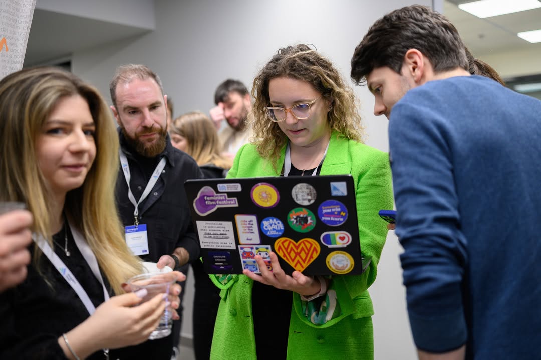 Program de digitalizare pentru ONG-urile din România: se lansează proiectul Digital Builders