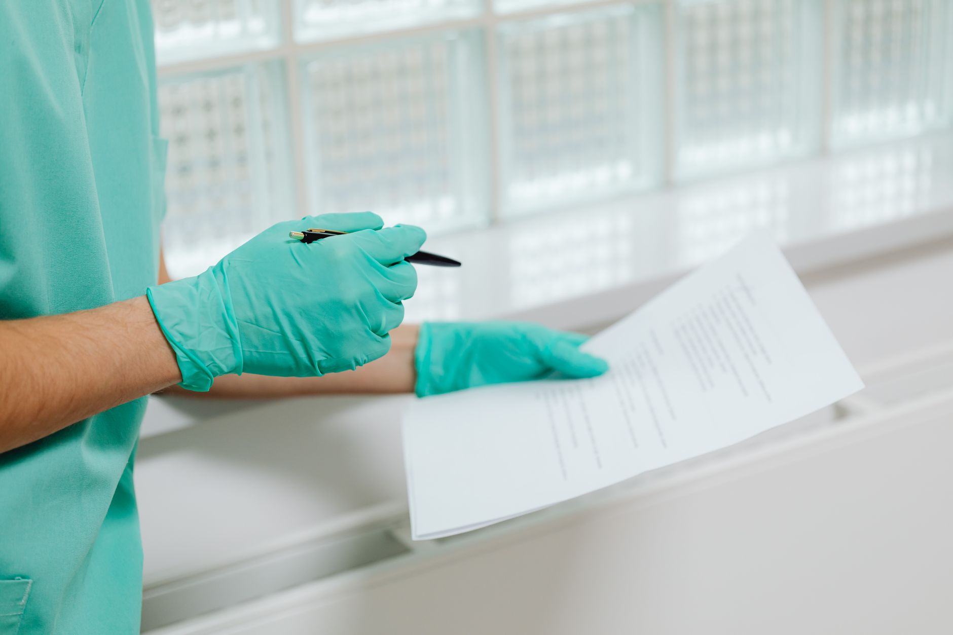 Reclamații la examenul de medic specialist: rezidenții cer recorectarea lucrărilor și o sesiune nouă