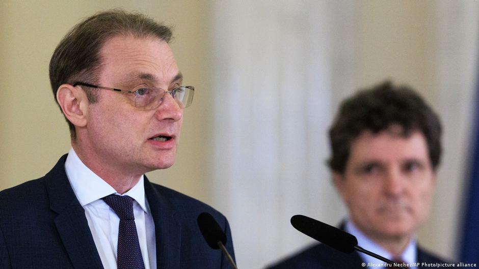 Analiză: Viitorul guvernului Luca Niculescu și posibilele combinații parlamentare pentru majoritate
