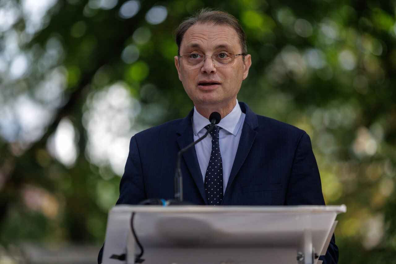 Luca Niculescu a anunțat depunerea listei de miniștri joi, sub presiunea ultimatumului lui Nicușor Dan