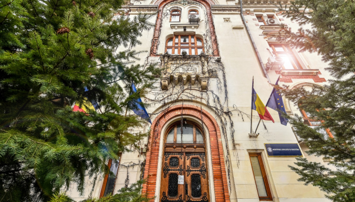 Rezultatele primei probe pentru directorii de școli: rata de promovare a fost de 69,05%