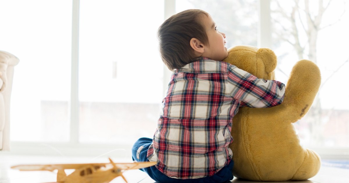 Povestea lui Alexandru: Lupta unei familii cu diagnosticul de autism și dificultățile incluziunii școlare