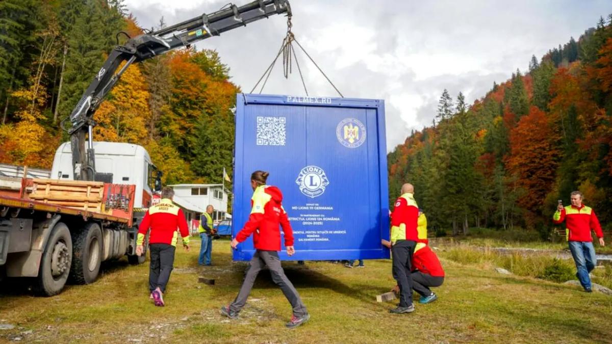 Două noi refugii de urgență vor fi instalate în Munții Făgăraș și Iezer, în județul Argeș