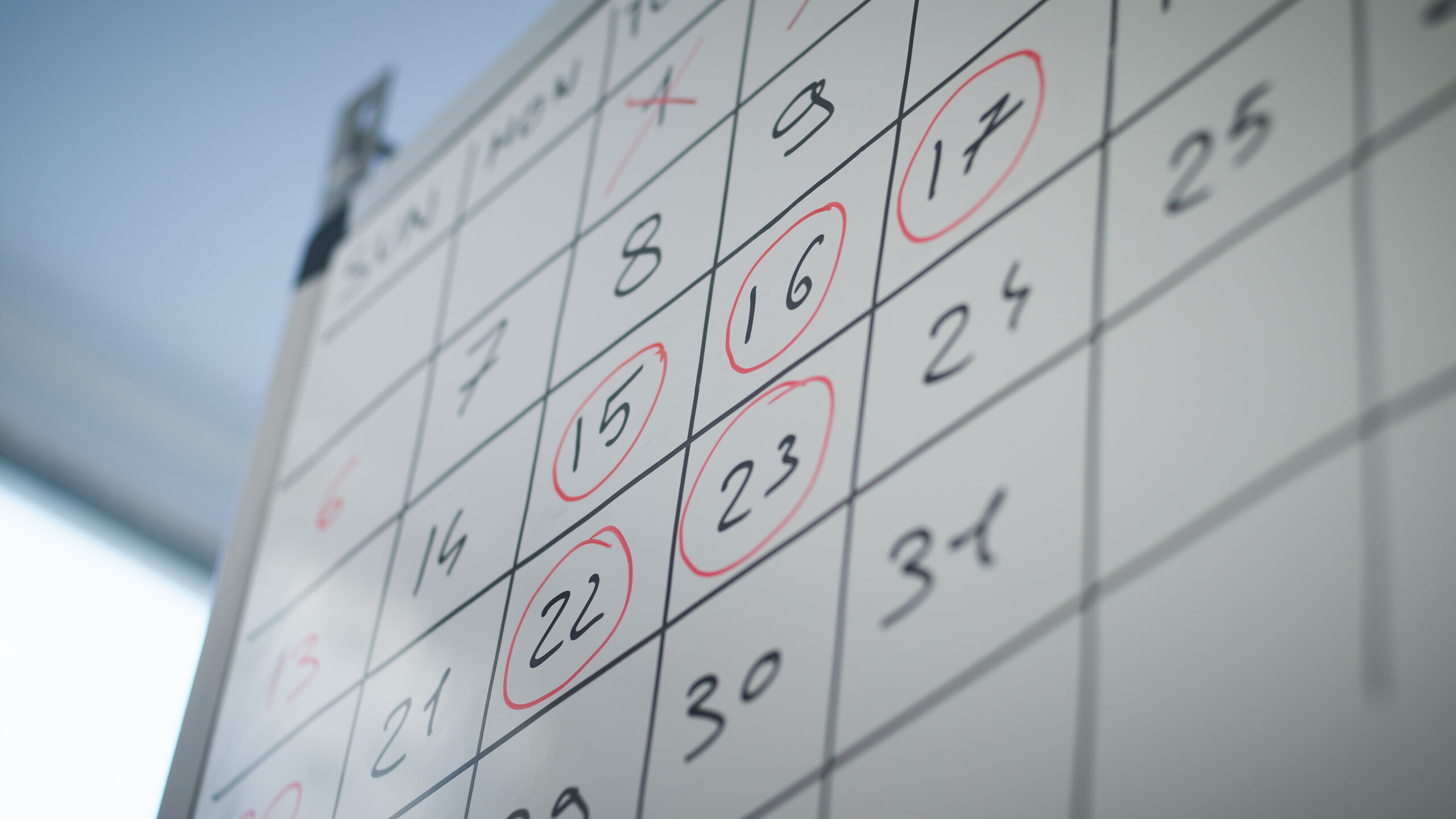 Calendarul anului 2027: România are 17 sărbători legale, dar puține zile libere suplimentare